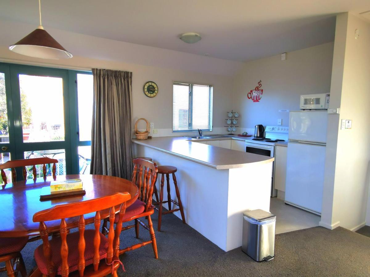 Les Troupes Apartments Akaroa Εξωτερικό φωτογραφία