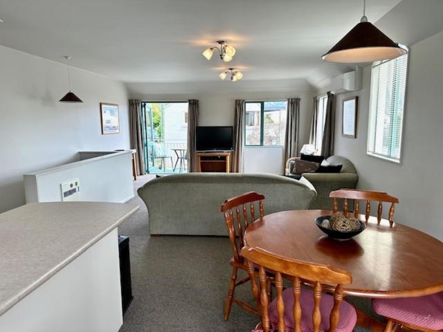 Les Troupes Apartments Akaroa Εξωτερικό φωτογραφία